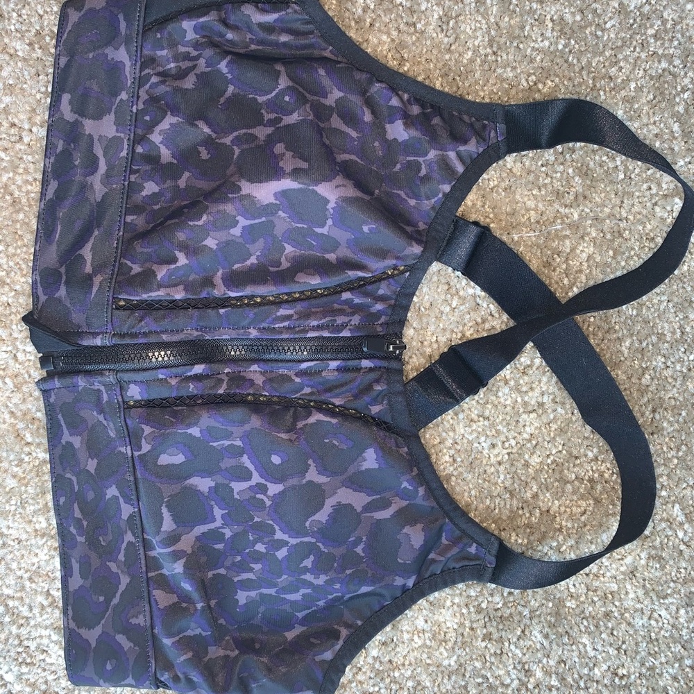 Fabletics sports bra